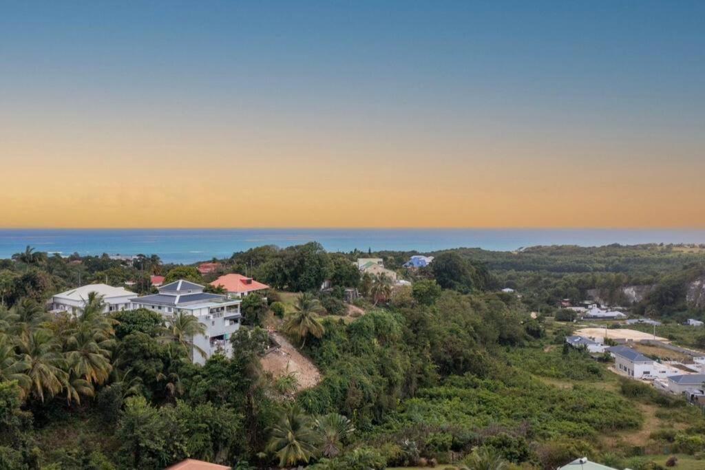 Spacieuse Villa Corossol Avec Piscine Et Jeux Exterieurs Le Gosier  Esterno foto