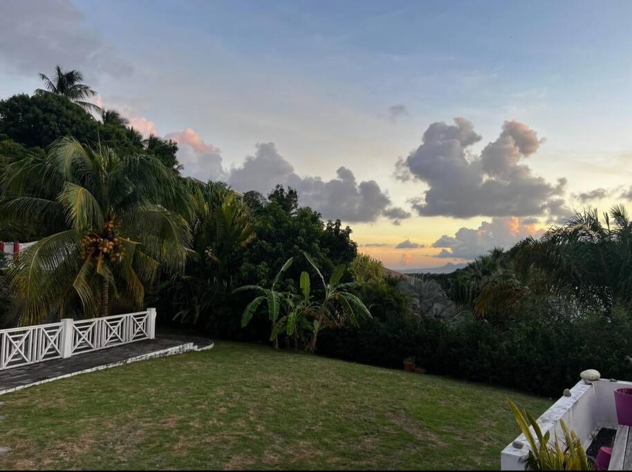 Spacieuse Villa Corossol Avec Piscine Et Jeux Exterieurs Le Gosier  Esterno foto