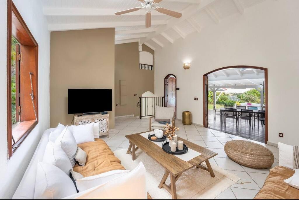 Spacieuse Villa Corossol Avec Piscine Et Jeux Exterieurs Le Gosier  Esterno foto