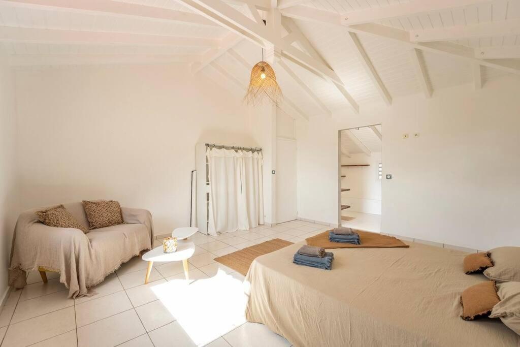 Spacieuse Villa Corossol Avec Piscine Et Jeux Exterieurs Le Gosier  Esterno foto